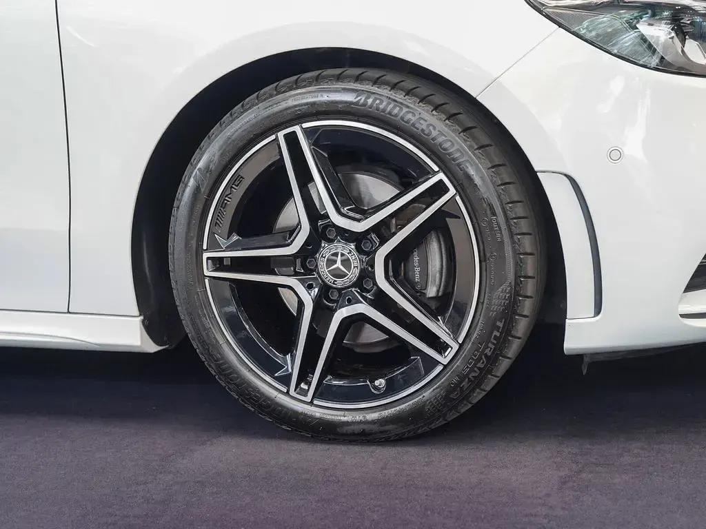 Gebraucht Mercedes B180 AMG line 116 PS (85 kW) 2019 Weiß Kleinwagen