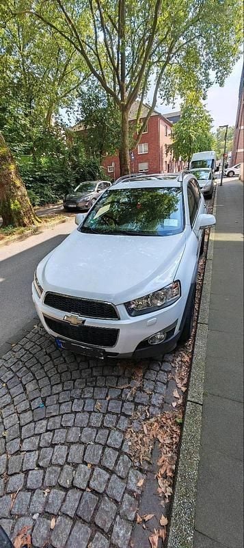 Weiß Gebraucht 2011 Chevrolet Captiva SUV | 3.900 € (Guter Preis) - Bild 1/4