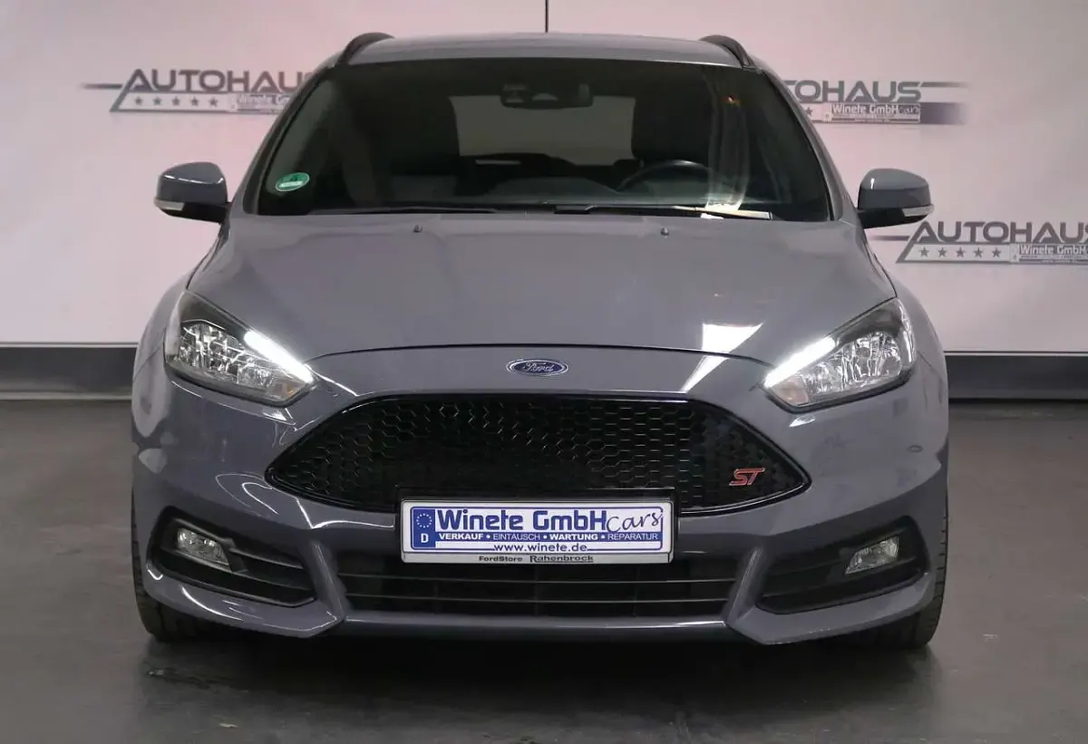 Gebraucht Ford Focus ST 250 PS (183 kW) 2018 Slategrau Kombi
