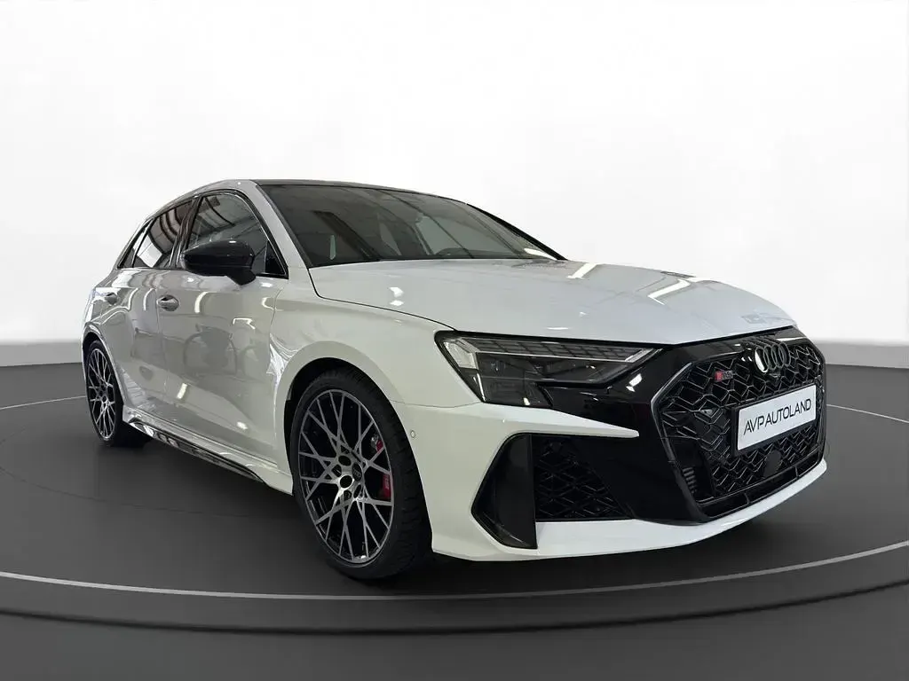 Neu Audi RS3 Sport 400 PS (294 kW) 2026 Weiß Limousine