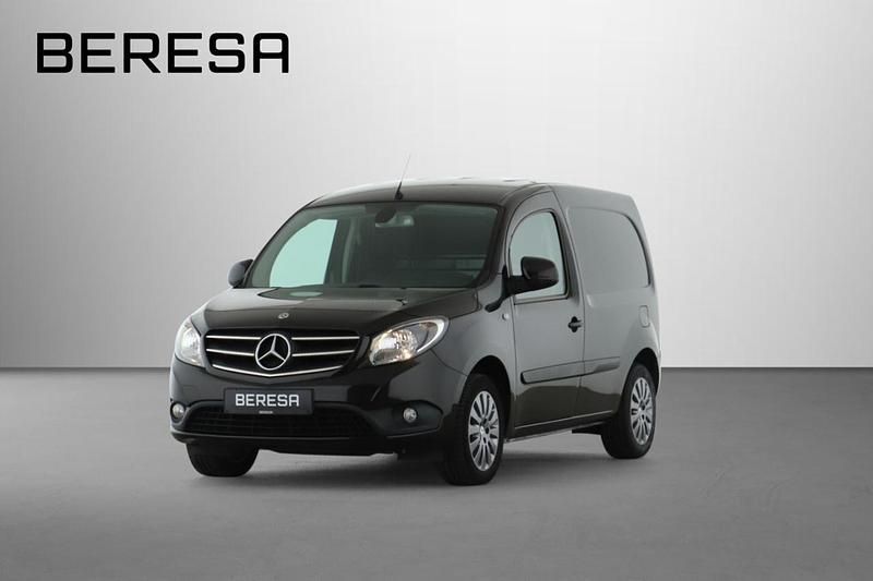 Dravitschwarz Gebraucht 2021 Mercedes Citan 111 Van | 13.780 € - Bild 1/4