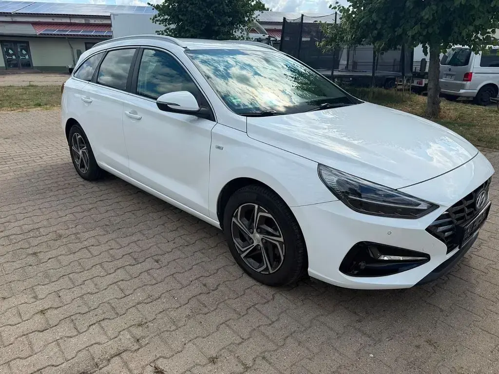 Gebraucht Hyundai i30 Premium 136 PS (100 kW) 2021 Weiß Kombi
