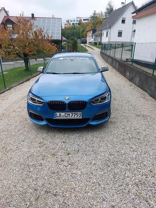 Blau Gebraucht 2015 BMW 135 Kleinwagen | 19.000 € (Fairer Preis) - Bild 1/4