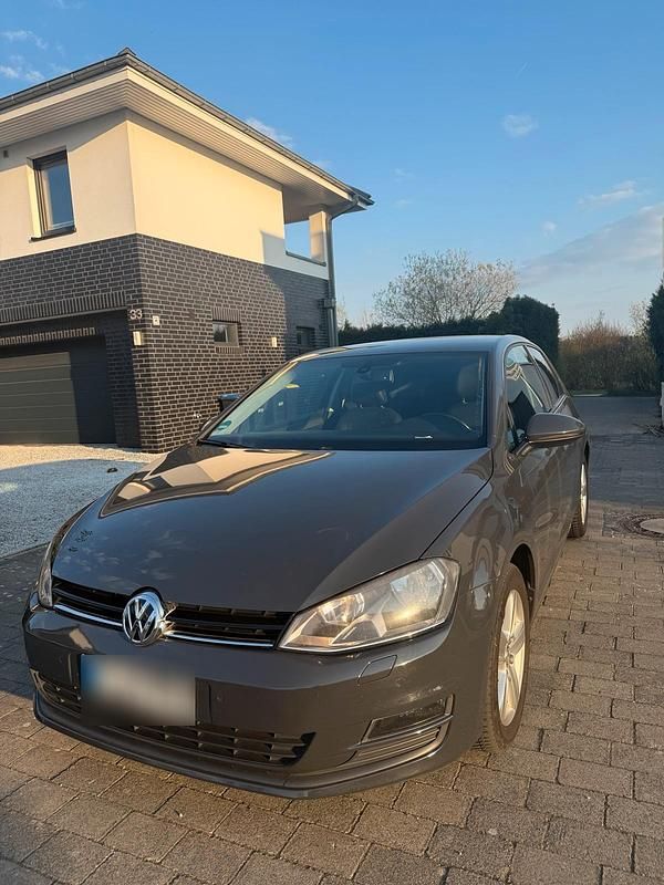 Gebraucht VW Golf VII Highline 105 PS (77 kW) 2014 Grau Kleinwagen