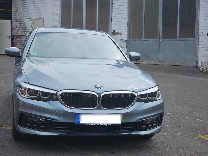 Andere außenfarben Gebraucht 2019 BMW 530e Sport Line Limousine | 27.000 € (Superpreis) - Bild 1/4