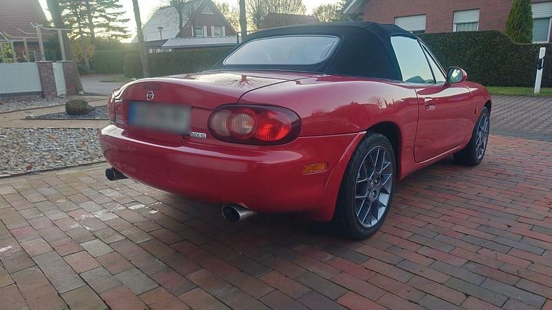 Second-hand Mazda MX5 110 CP (80 kW) 2004 Roșu Cabrio
