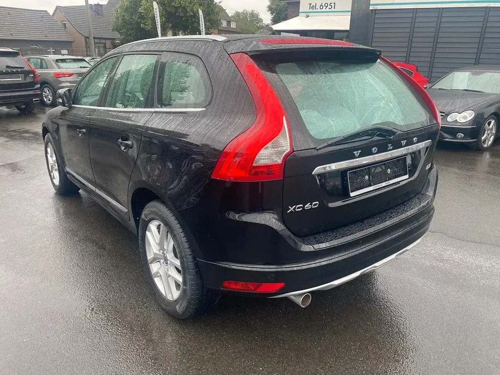 Gebraucht Volvo XC60 Summum 150 PS (110 kW) 2017 Schwarz SUV