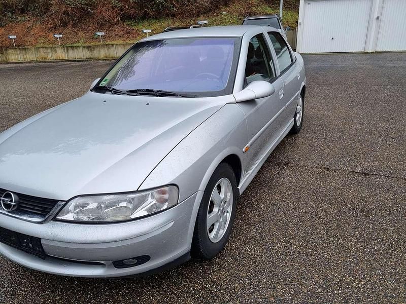 Gebraucht Opel Vectra Comfort 101 PS (74 kW) 2002 Grau Limousine