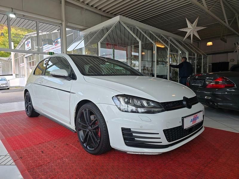 Weiß Gebraucht 2016 VW Golf VII Sportline Limousine | 7.900 € (Superpreis) - Bild 1/4