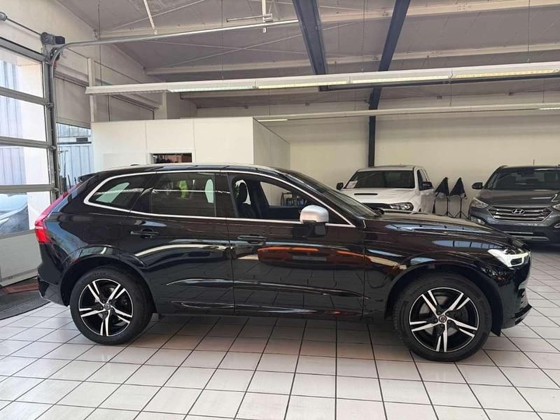 Gebraucht Volvo XC60 R-Design 190 PS (139 kW) 2019 Onyx black / metallic SUV