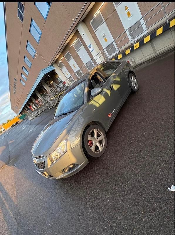 Gebraucht Chevrolet Cruze 163 PS (119 kW) 2012 Limousine