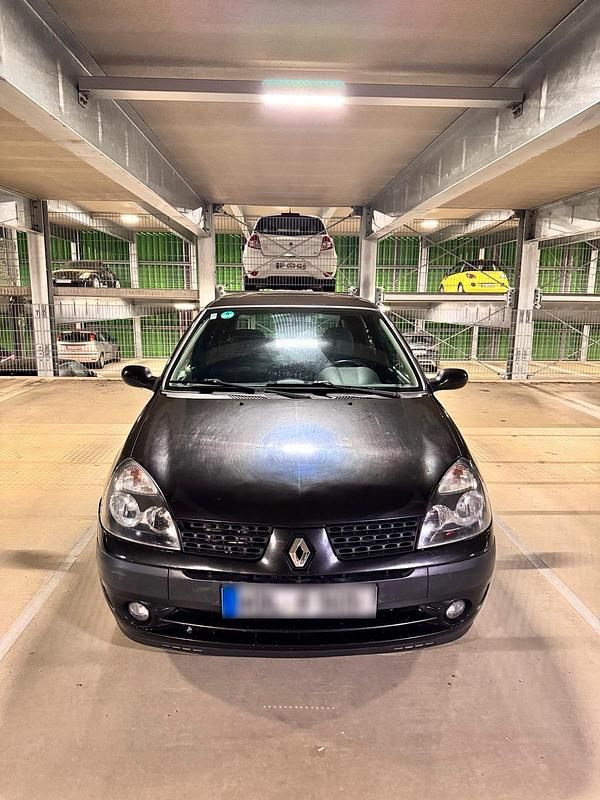 Gebraucht Renault Clio II 98 PS (72 kW) 2003 Schwarz Kleinwagen