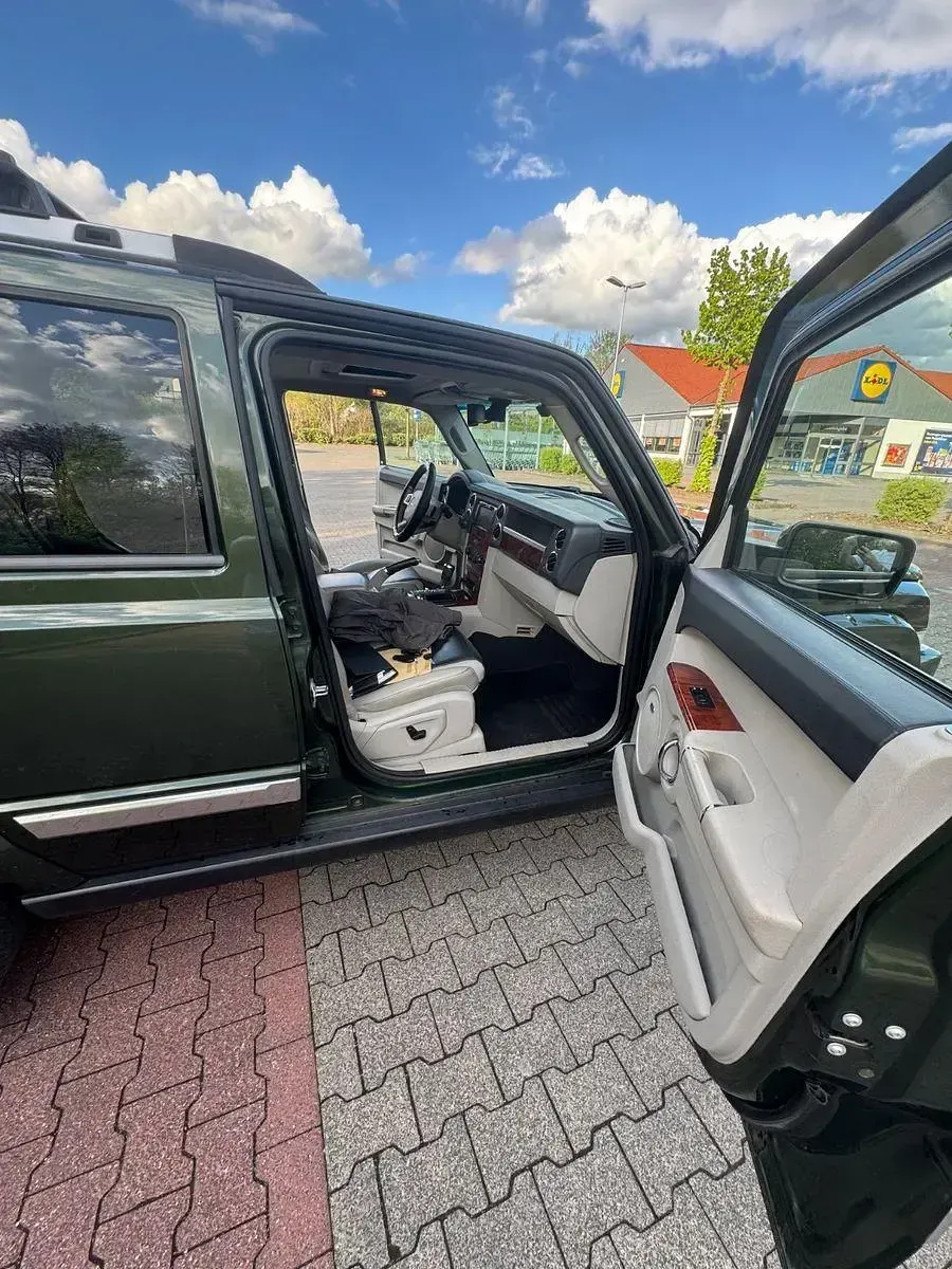 Used Jeep Commander Overland 218 HP (160 kW) 2010 Green SUV