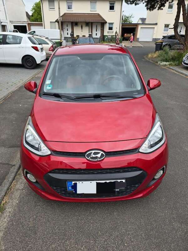 Rot Gebraucht 2015 Hyundai i10 YES! Gold Kleinwagen | 8.500 € (Fairer Preis) - Bild 1/4