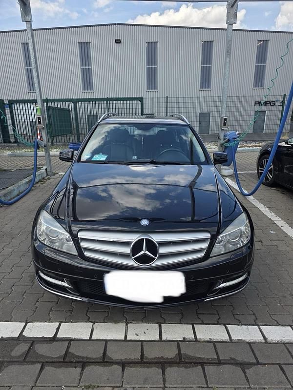 Schwarz Gebraucht 2011 Mercedes C180 Kombi | 4.000 € - Bild 1/4