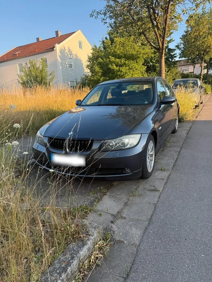 Gebraucht BMW 318 129 PS (94 kW) 2006 Grau Limousine