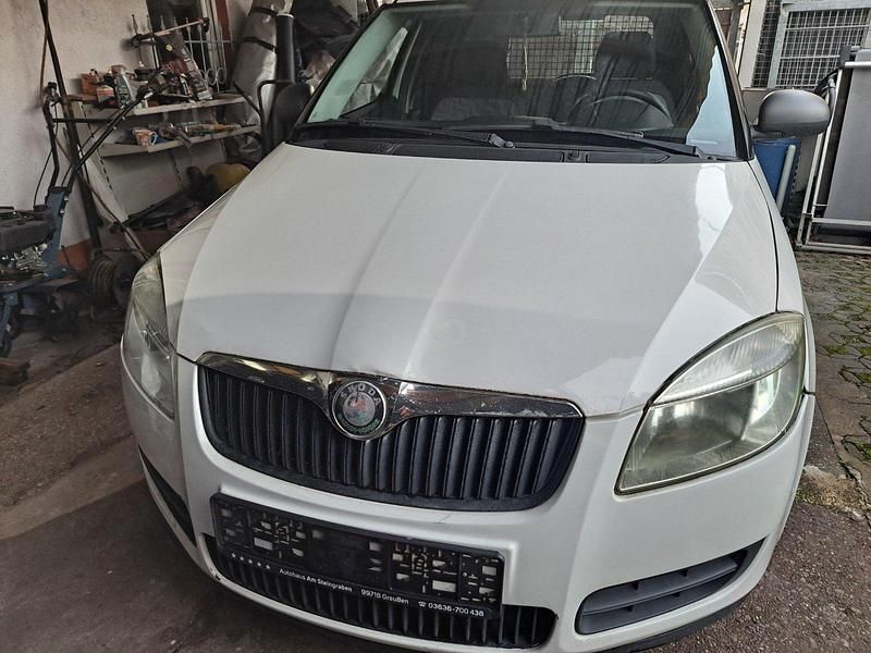 Weiß Gebraucht 2008 Skoda Roomster Abholung | 2.250 € - Bild 1/4
