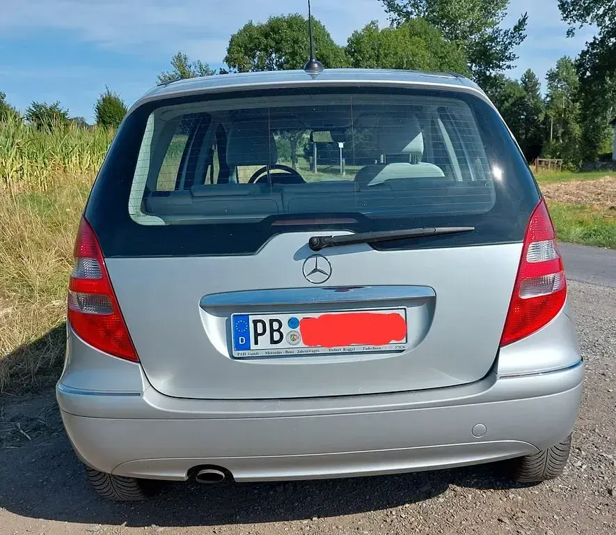 Gebraucht Mercedes A150 Elegance 95 PS (69 kW) 2005 Silber Van / Kleinbus