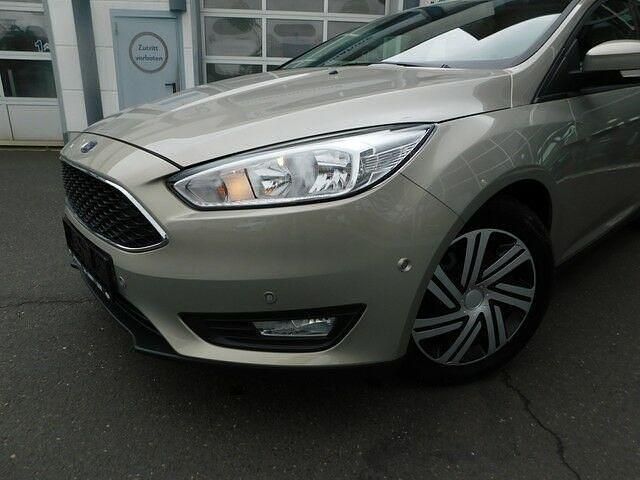 Gebraucht Ford Focus Business Edition 125 PS (91 kW) 2015 Titangrau metallic Limousine
