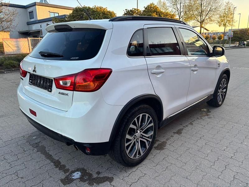 Używany Mitsubishi ASX 150 KM (110 kW) 2016 Biały SUV