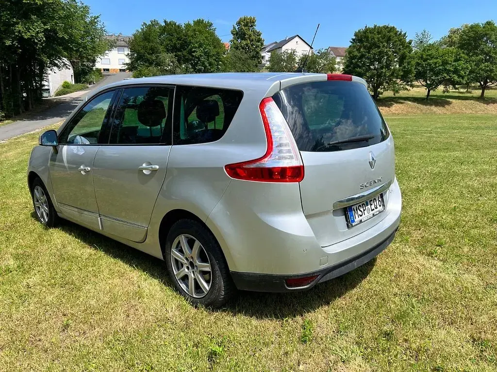 Gebraucht Renault Grand Scénic III Expression 110 PS (80 kW) 2012 Silber Van / Kleinbus