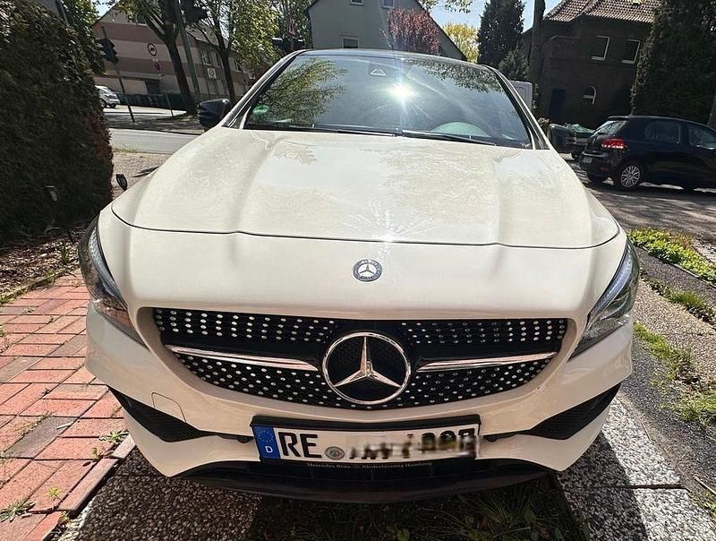 Gebraucht Mercedes CLA220 Shooting Brake 177 PS (130 kW) 2016 Weiß Kombi