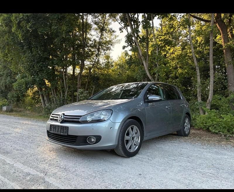 Grau Gebraucht 2010 VW Golf VI Kleinwagen | 4.550 € (Etwas zu teuer) - Bild 1/4