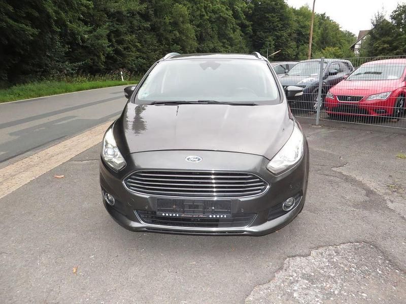 Gebraucht Ford S-MAX Titanium 179 PS (131 kW) 2016 Van / Kleinbus