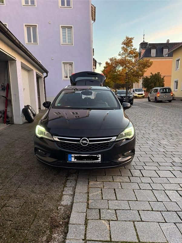 Schwarz Gebraucht 2018 Opel Astra Limousine | 5.000 € (Superpreis) - Bild 1/4