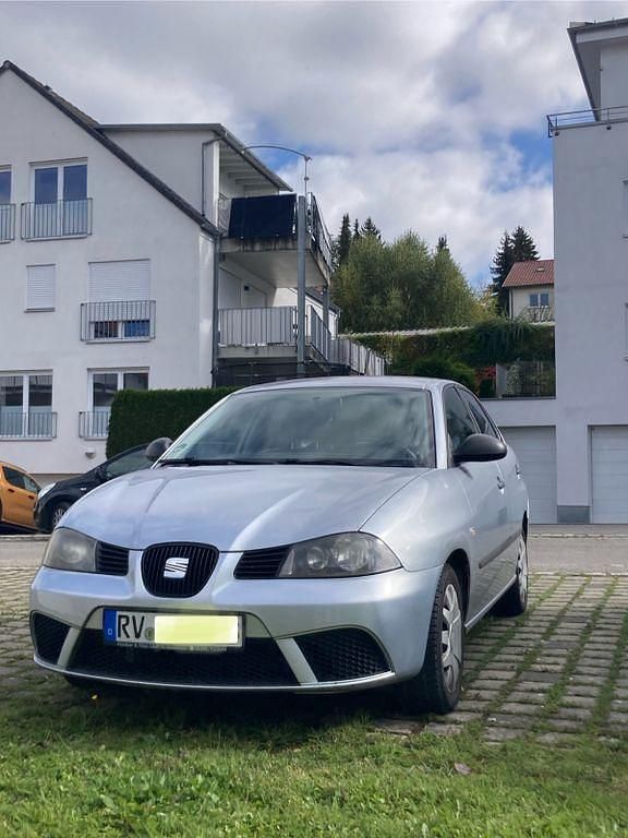 Silber Gebraucht 2007 Seat Ibiza Reference Limousine | 2.300 € (Etwas zu teuer) - Bild 1/4