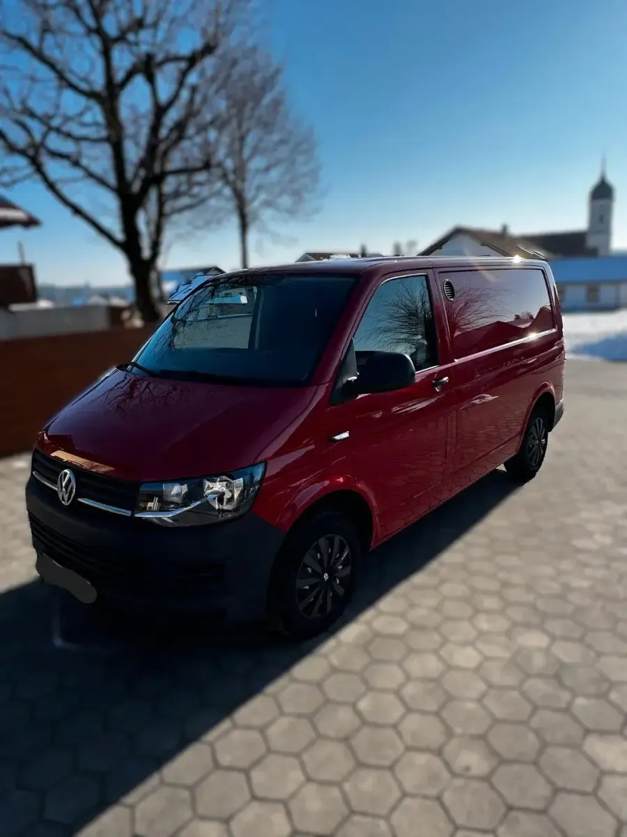 Gebraucht VW Transporter 102 PS (75 kW) 2018 Rot Van