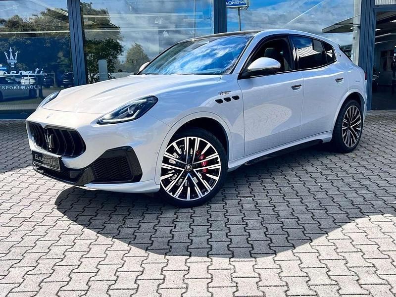 Bianco astro Neu 2025 Maserati Grecale SUV | 121.400 € (Superpreis) - Bild 1/4