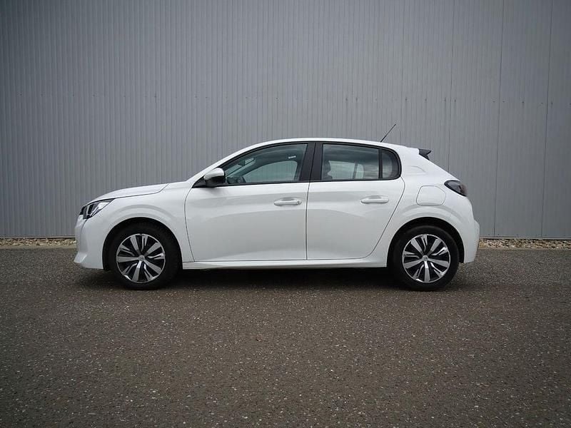 Gebraucht Peugeot 208 Active 102 PS (75 kW) 2020 Weiß Kleinwagen