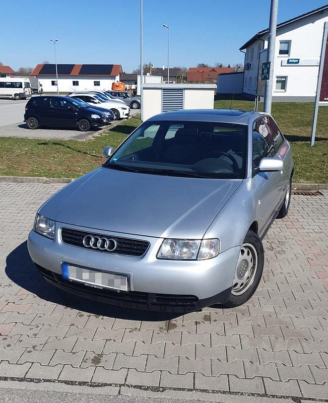 Gebraucht Audi A3 102 PS (75 kW) 1997 Silber Kleinwagen