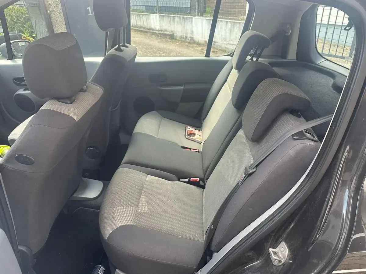 Gebraucht Renault Modus 75 PS (55 kW) 2007 Schwarz Van / Kleinbus