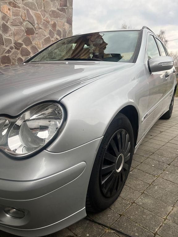 Gebraucht Mercedes 200 122 PS (89 kW) 2006 Silber Limousine