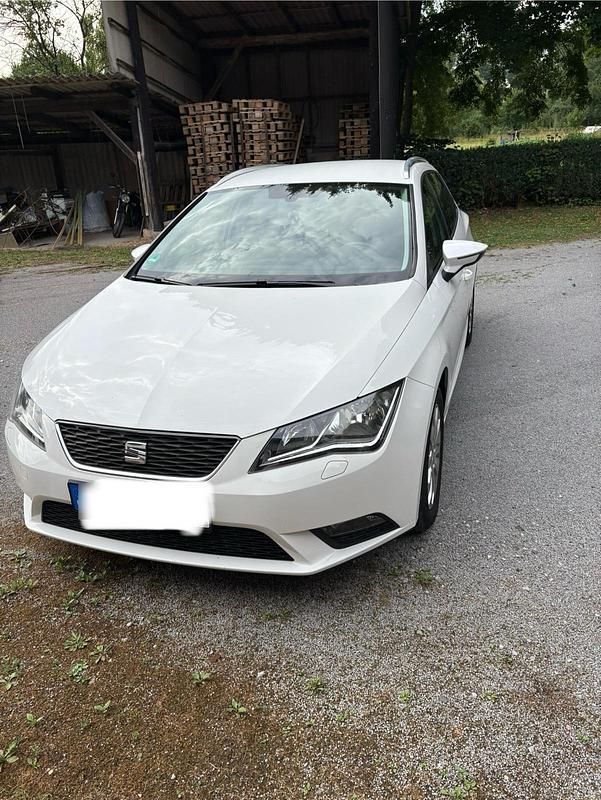 Weiß Gebraucht 2014 Seat Leon Kombi | 9.000 € (Guter Preis) - Bild 1/4