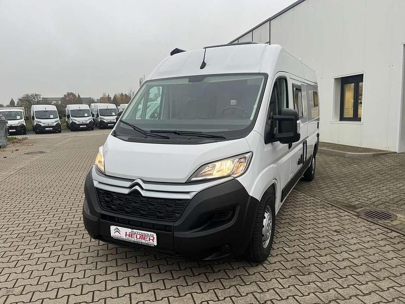 Weiß Gebraucht 2024 Citroën Jumper Van / Kleinbus | 51.990 € - Bild 1/4