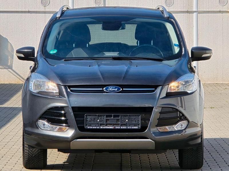 Gebraucht Ford Kuga Titanium 150 PS (110 kW) 2016 Grau SUV