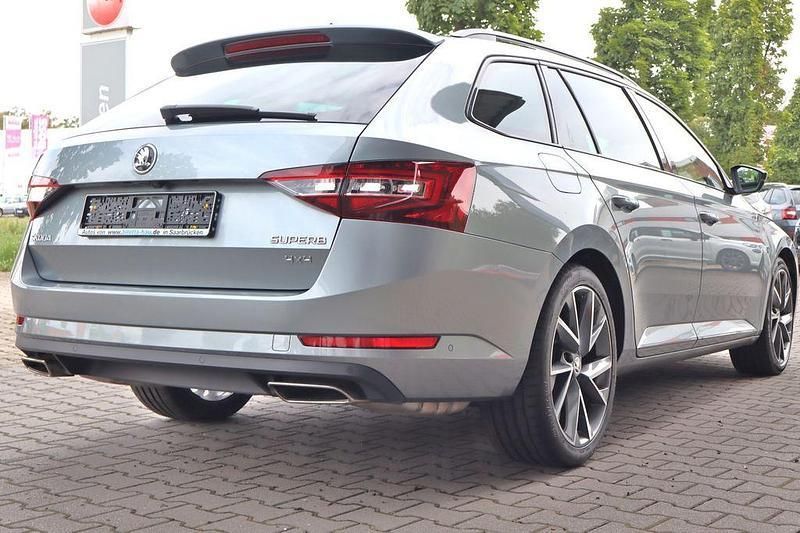 Gebraucht Skoda Superb SportLine 280 PS (205 kW) 2018 Grau Kombi