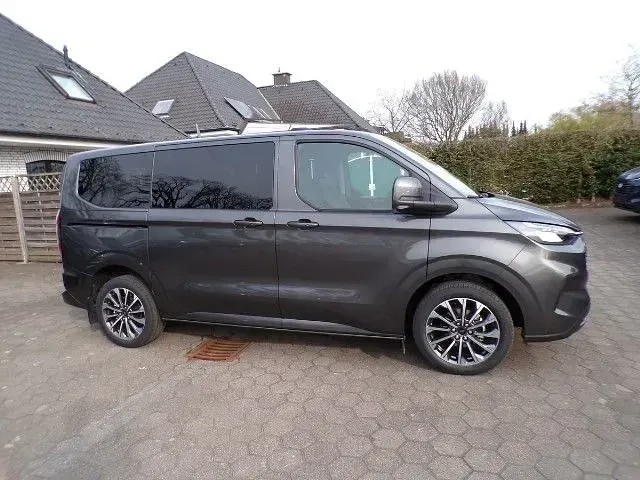 Neu Ford Tourneo Titanium X 170 PS (125 kW) 2026 Fancygrau Van / Kleinbus