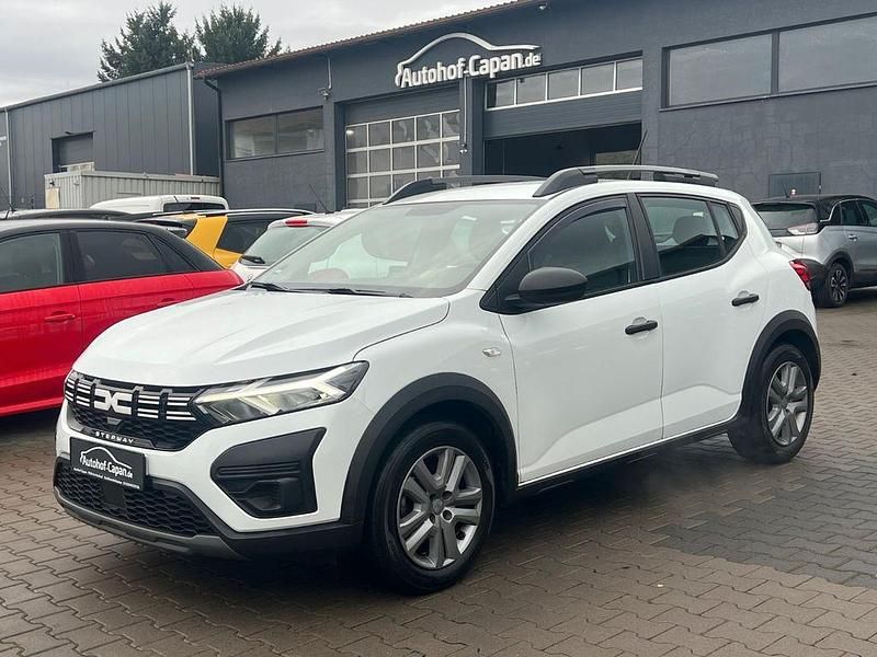 Gebraucht Dacia Sandero Essentiel 101 PS (74 kW) 2023 Weiß SUV