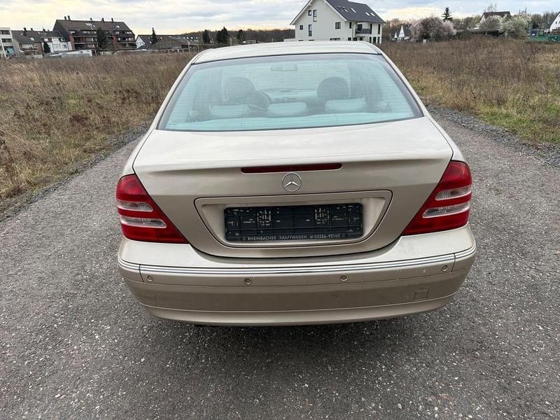 Gebraucht Mercedes C200 163 PS (119 kW) 2002 Beige Limousine