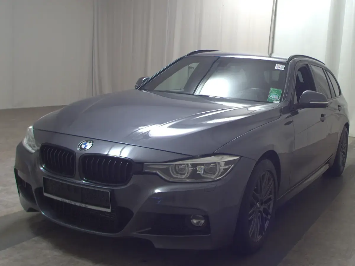Gebraucht BMW 320 M Sport 190 PS (139 kW) 2020 Grau Kombi