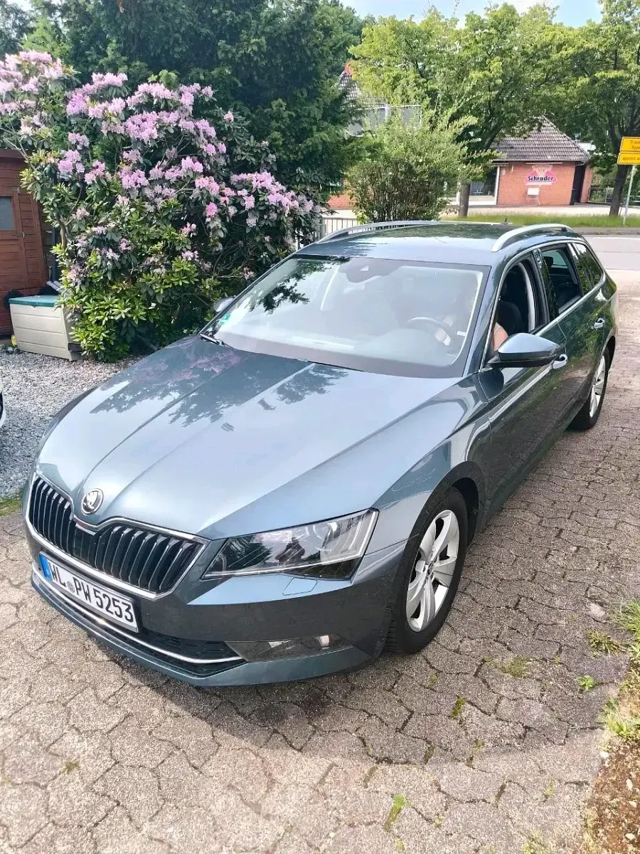 Gebraucht Skoda Superb 190 PS (139 kW) 2019 Grau Kombi