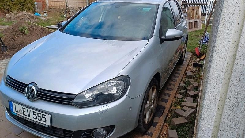 Gebraucht VW Golf VI 105 PS (77 kW) 2011 Silber Kleinwagen