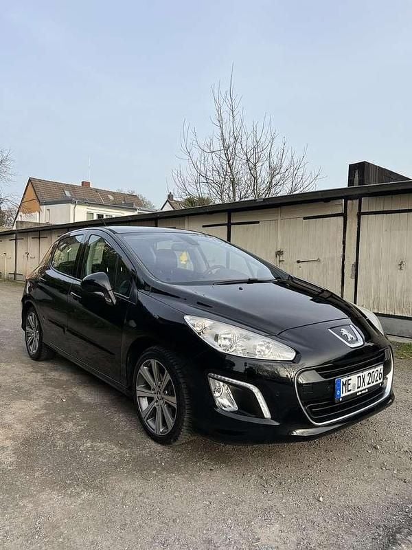 Gebraucht Peugeot 308 Allure 150 PS (110 kW) 2013 Schwarz Limousine