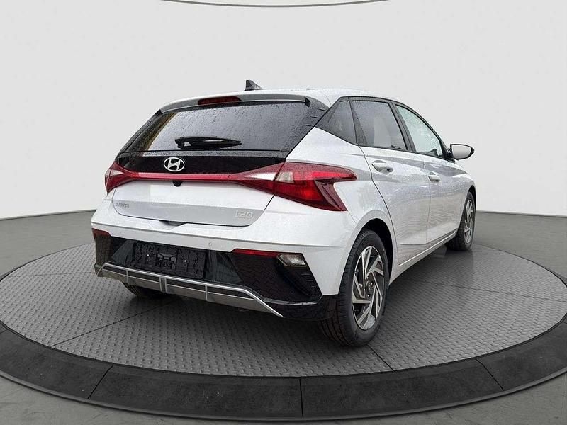 Neu Hyundai i20 101 PS (74 kW) 2025 Lumen grey Kleinwagen