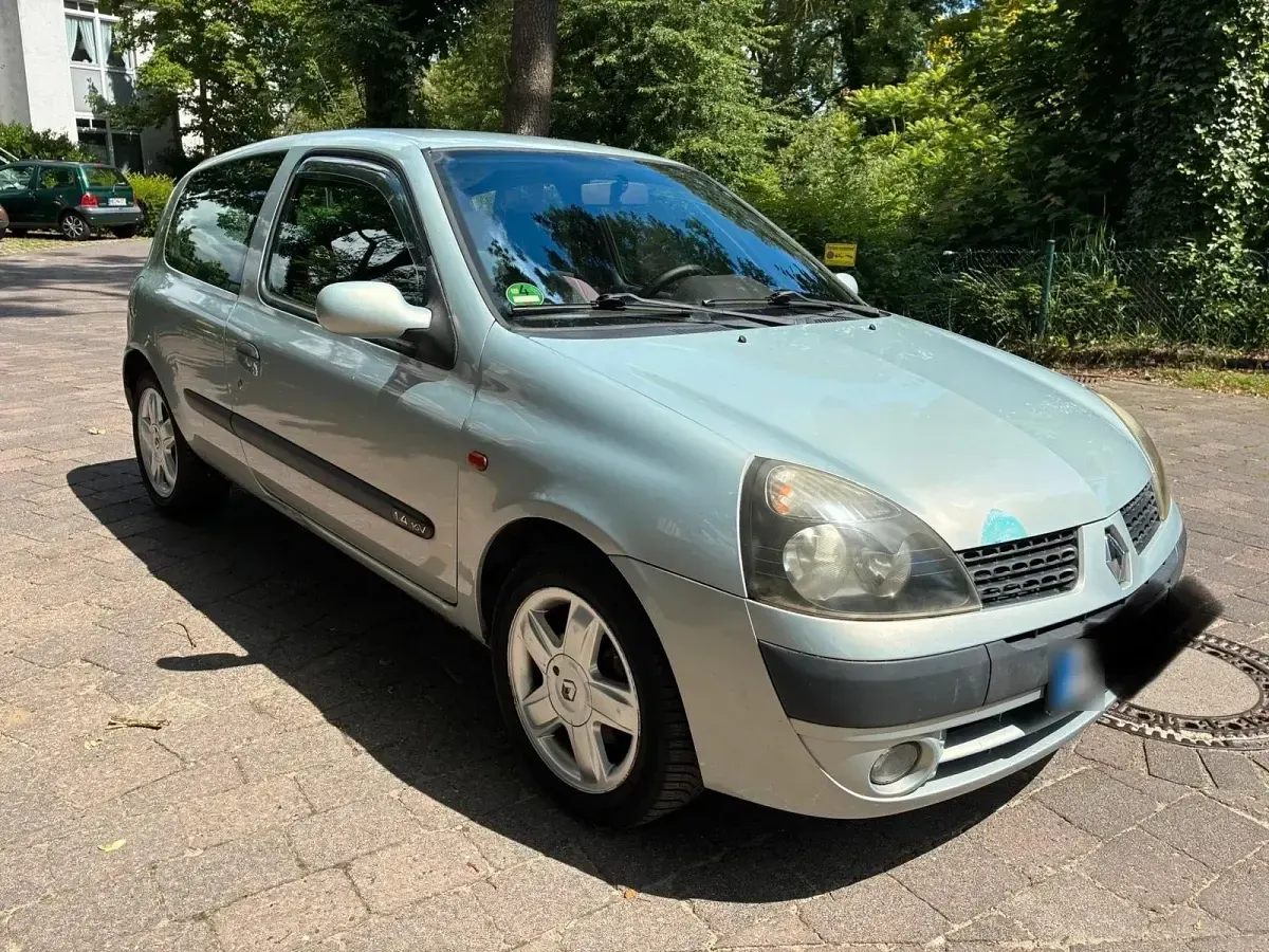 Gebraucht Renault Clio 98 PS (72 kW) 2001 Silber Kleinwagen