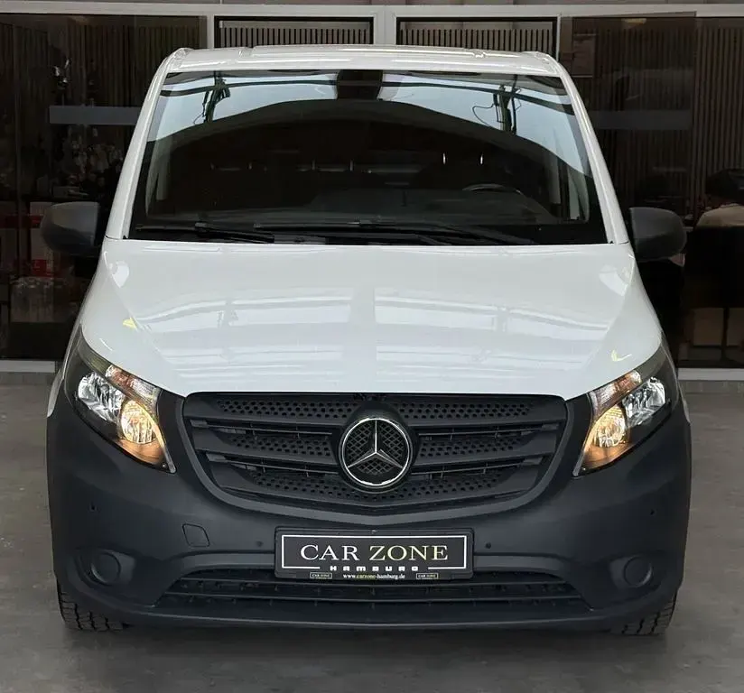 Gebraucht Mercedes Vito 163 PS (119 kW) 2023 Weiß Van